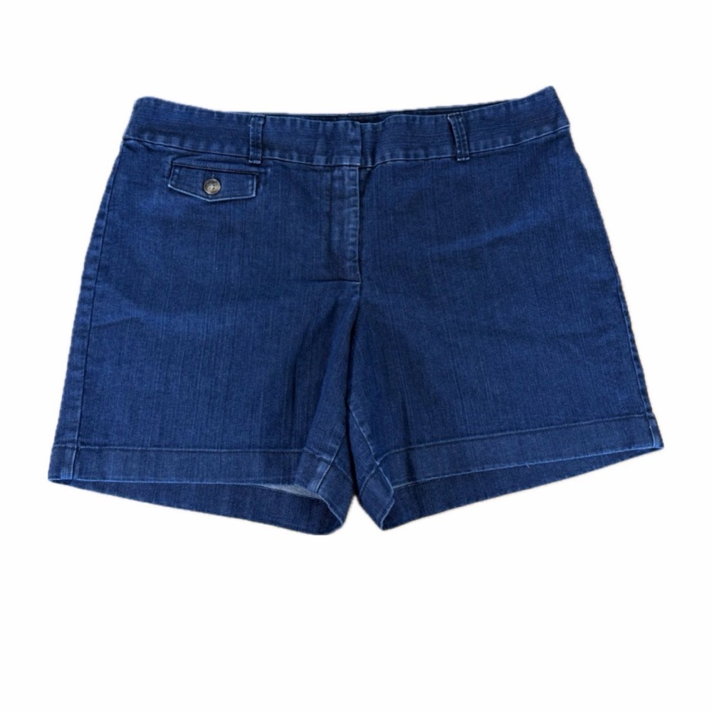 Ann Taylor Signature Women’s Blue Denim Shorts 6” inseam Plus Size 16